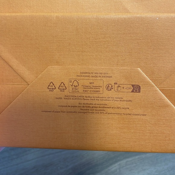 Authentic Louis Vuitton Sunglasses Box, Small Shopping Bag & Ribbon - Picture 7 of 8